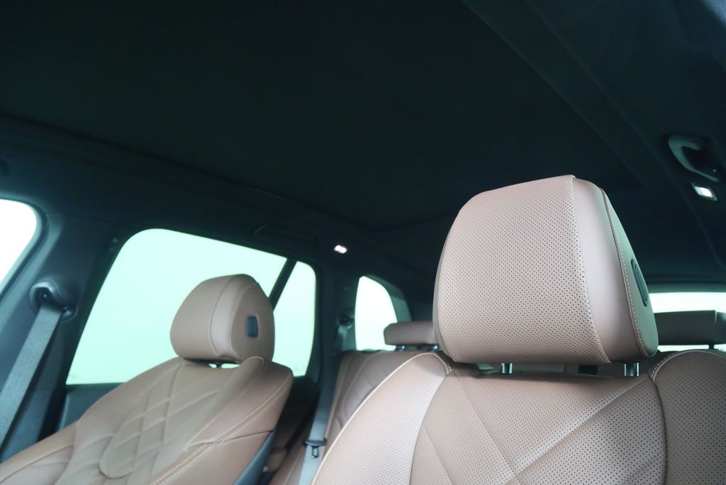 Thumbnail: 2026 BMW X5 - 12