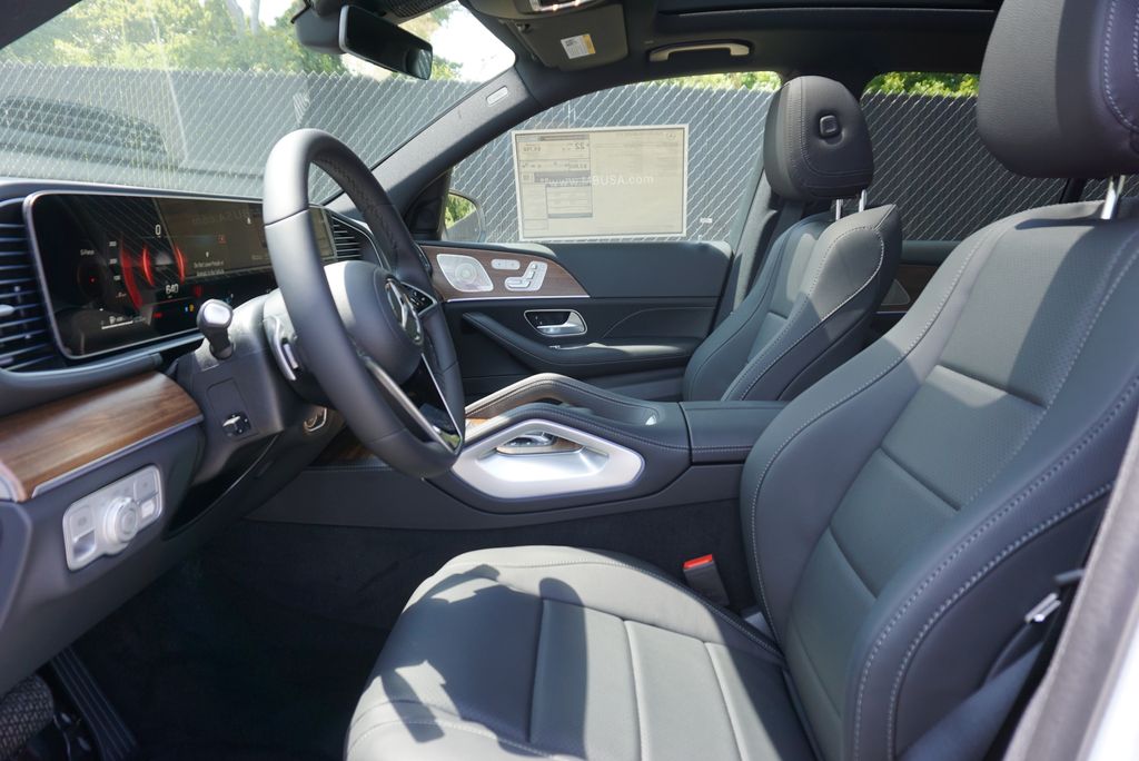 Thumbnail: 2026 Mercedes-Benz GLE - 25