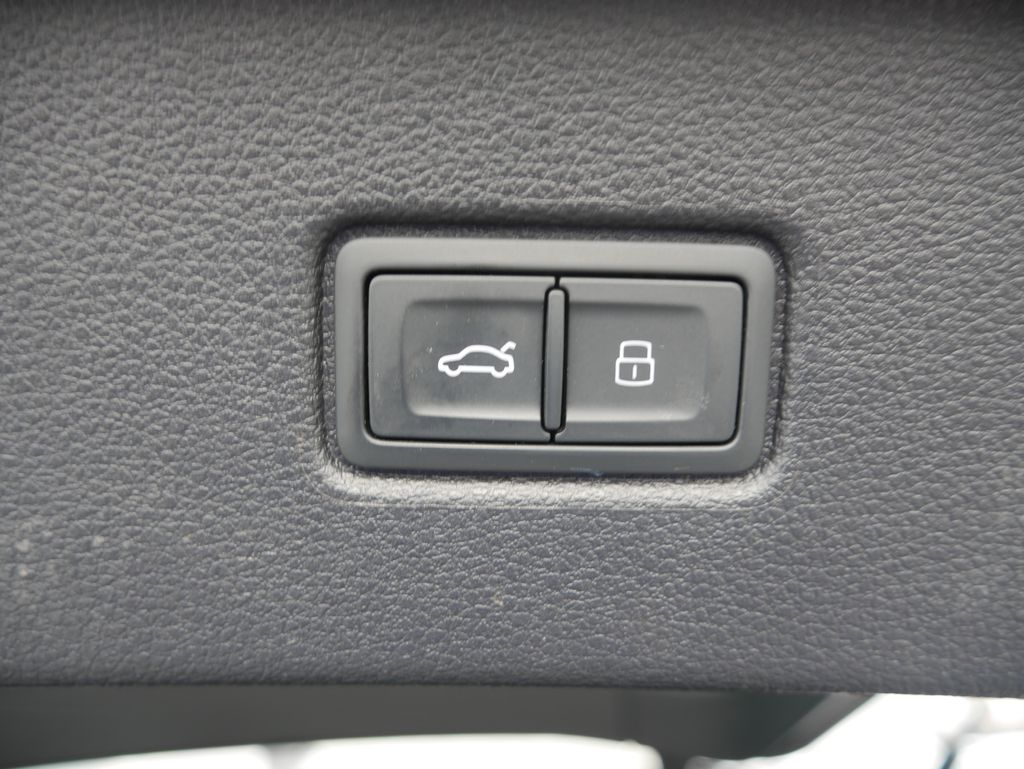 Thumbnail: 2023 Audi Q7 - 28