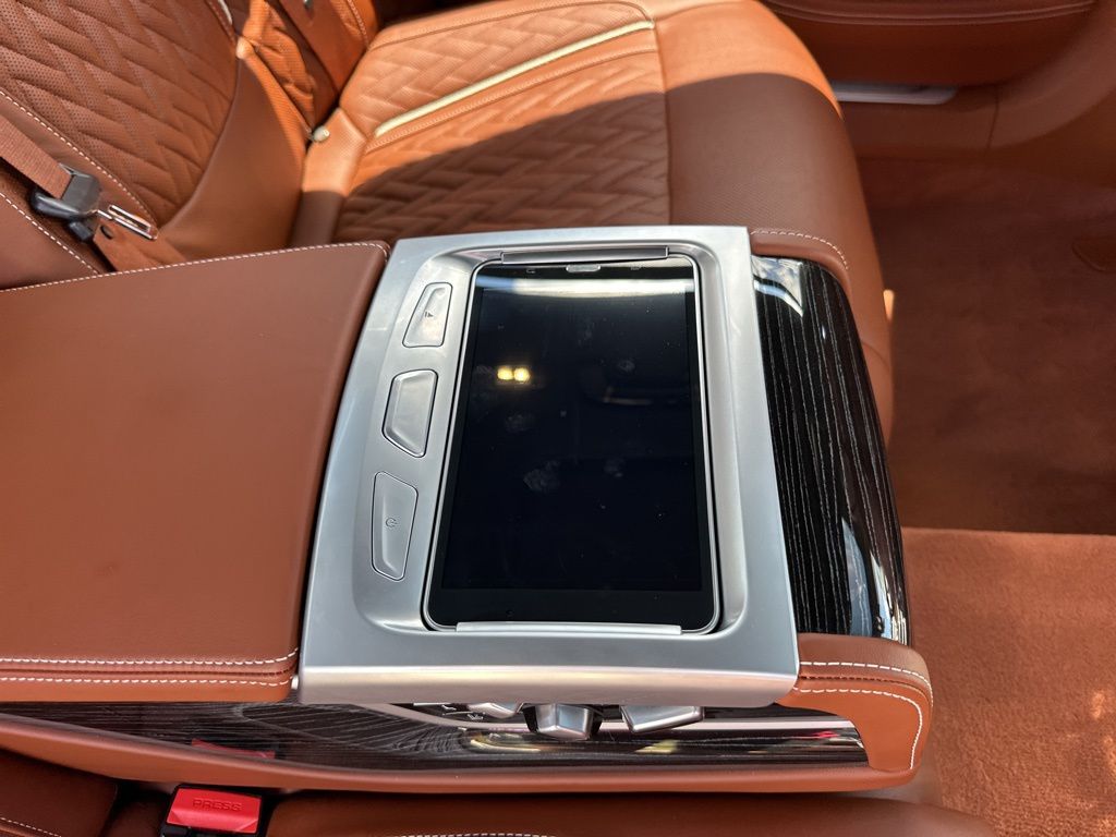 2022 Frozen Bluestone Metallic BMW 7 Series M760i AWD Sedan
