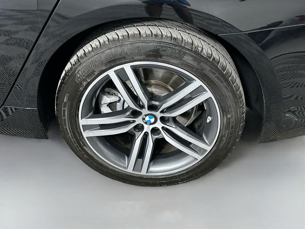 Thumbnail: 2022 BMW 5 Series - 32