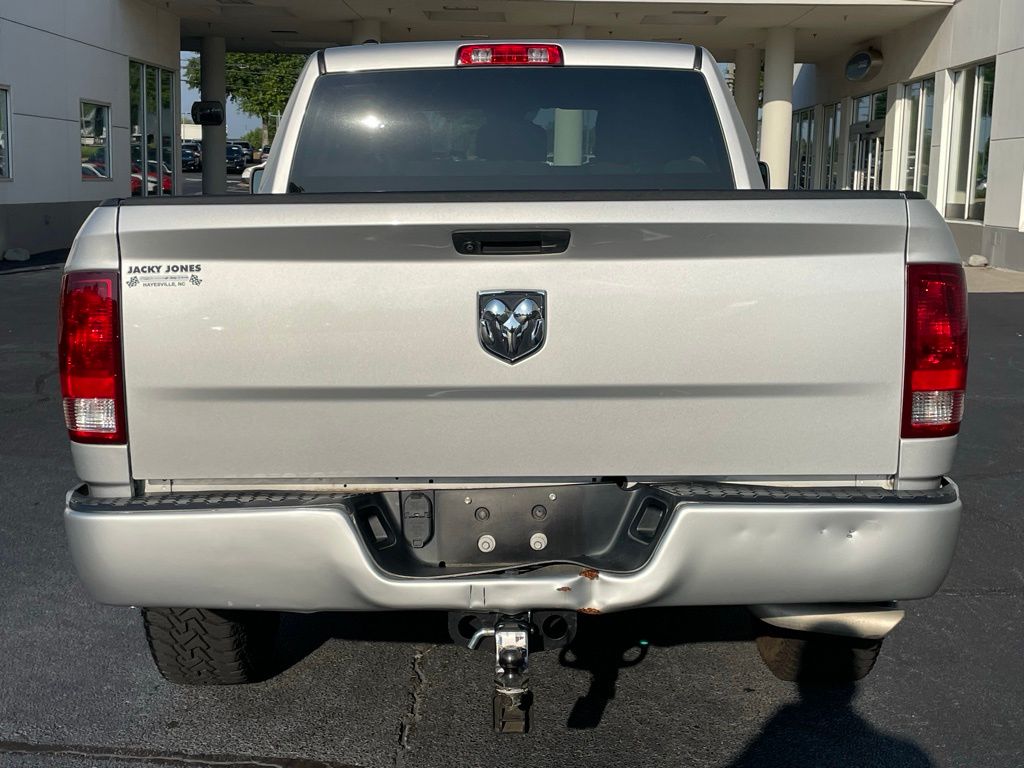 Thumbnail: 2019 RAM 1500 Classic - 4