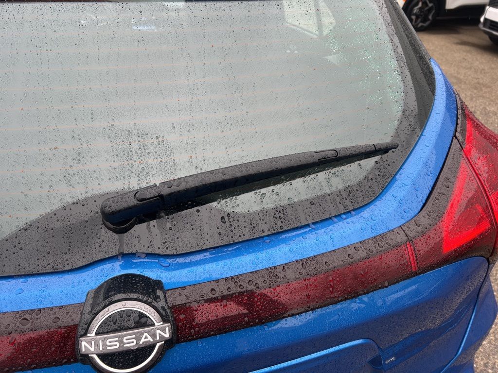 2024 Nissan Kicks SR photo