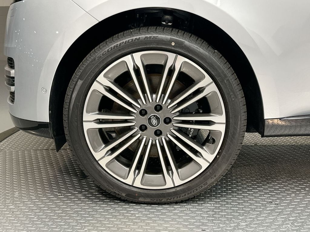 2025 Land Rover Range Rover Autobiography 5