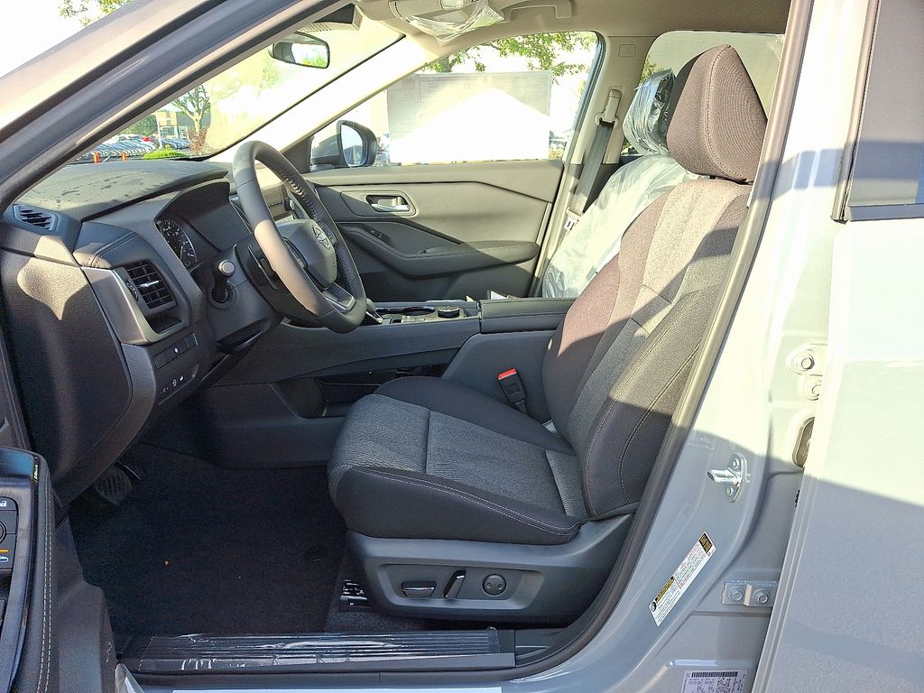 Thumbnail: 2026 Nissan Rogue - 5