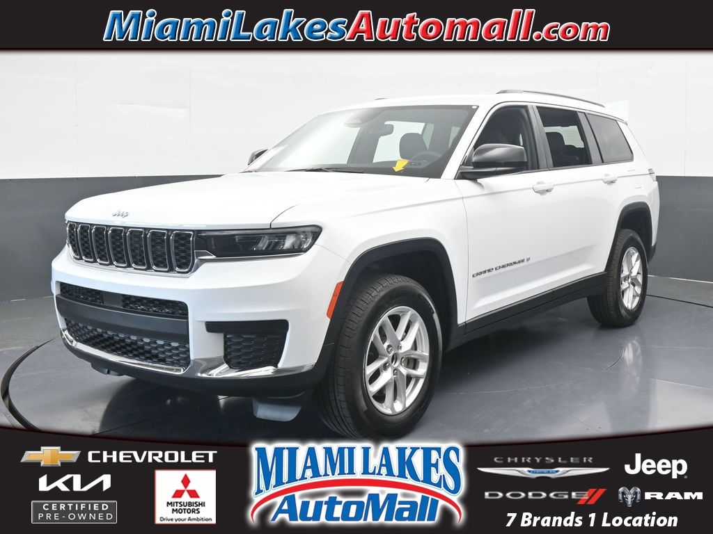 2024 Jeep Grand Cherokee L Laredo's photo