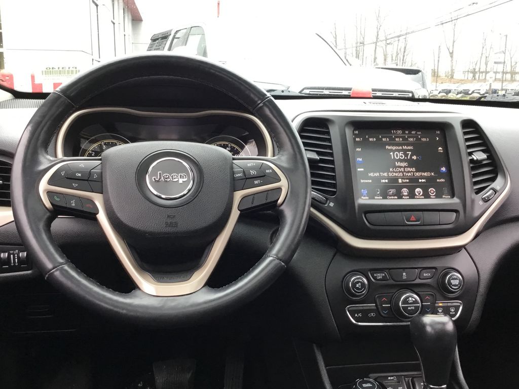 Thumbnail: 2015 Jeep Cherokee - 14