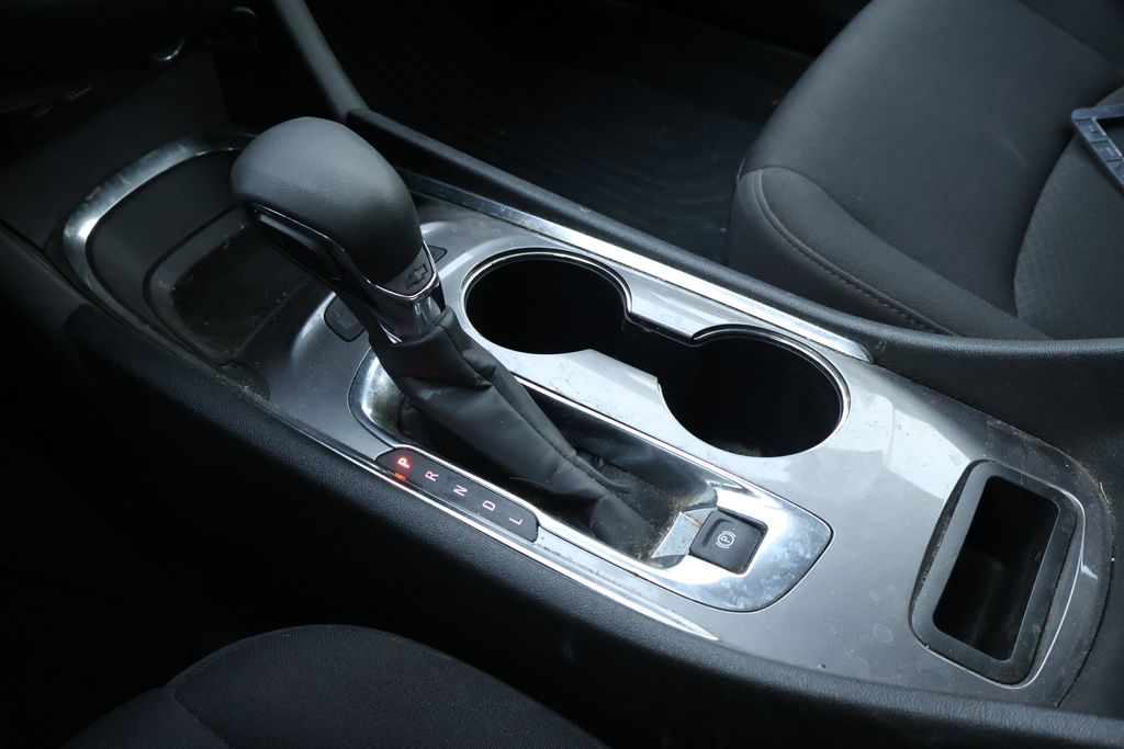 Thumbnail: 2023 Chevrolet Malibu - 26