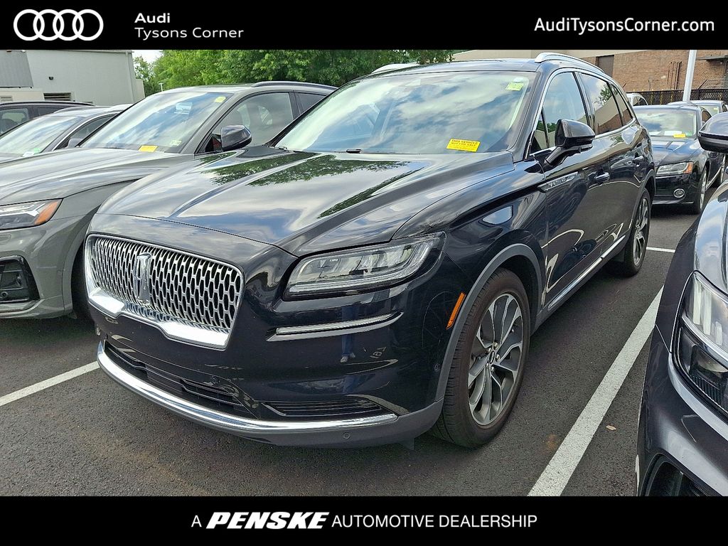 2022 Lincoln Nautilus Reserve Hero Image