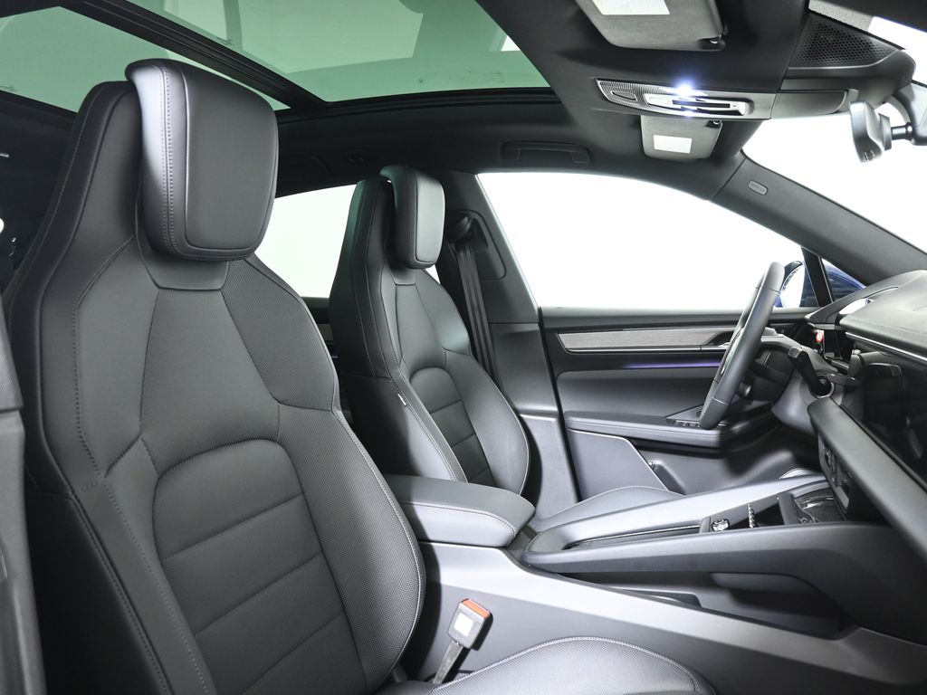 Thumbnail: 2024 Porsche Macan - 27