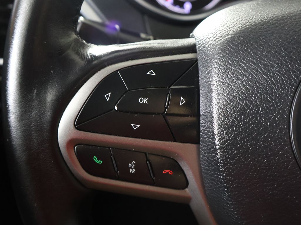 Used 2019 Gray Jeep Latitude Plus image 35