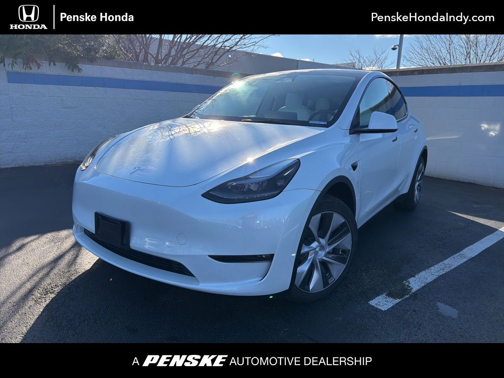 2023 Tesla Model Y Long Range's photo