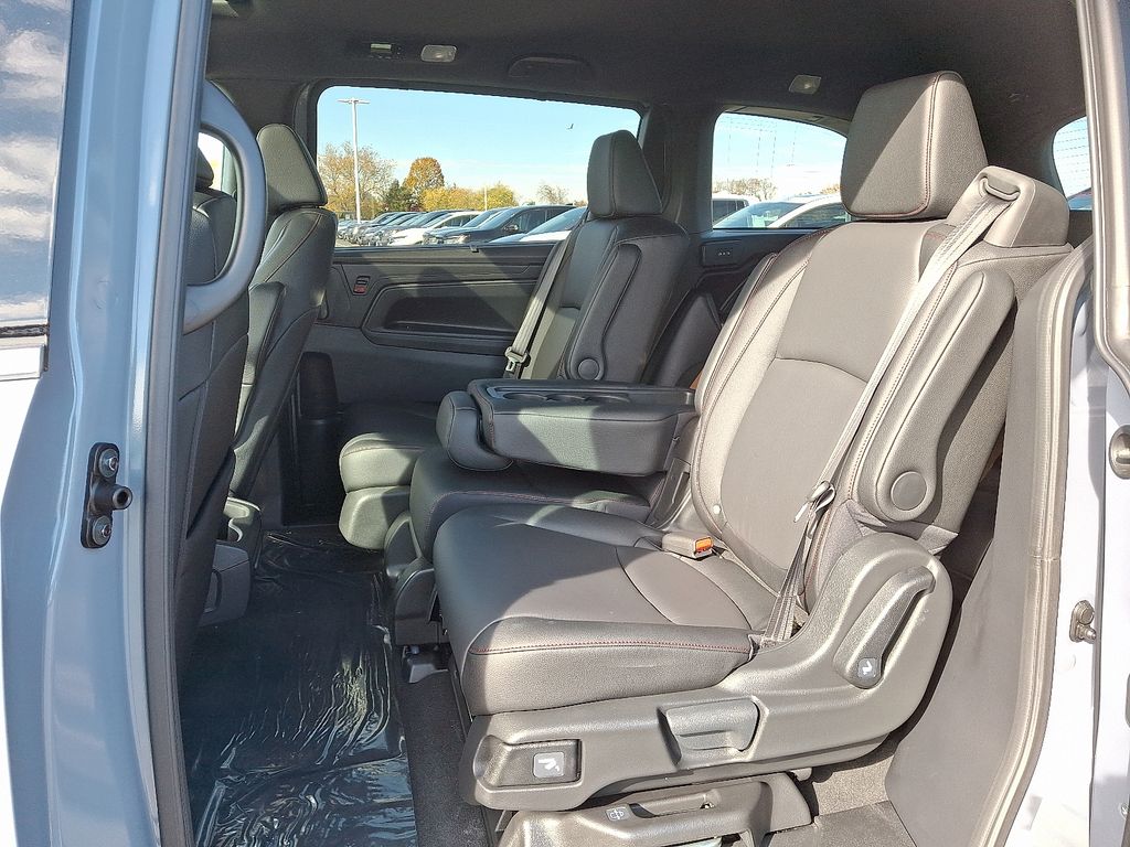 Thumbnail: 2026 Honda Odyssey - 5