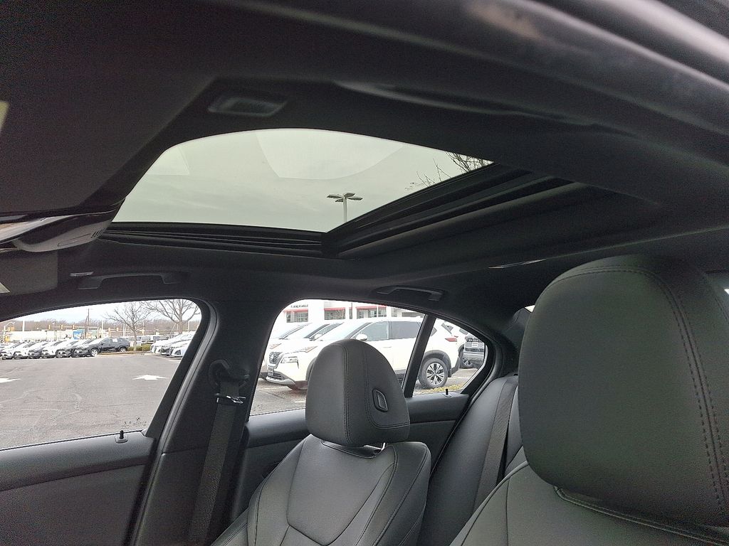 Thumbnail: 2019 BMW 3 Series - 15