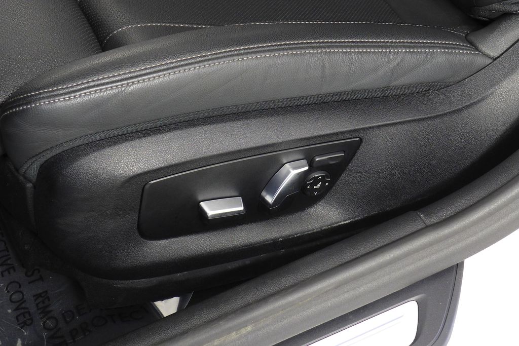 Thumbnail: 2023 BMW 5 Series - 23