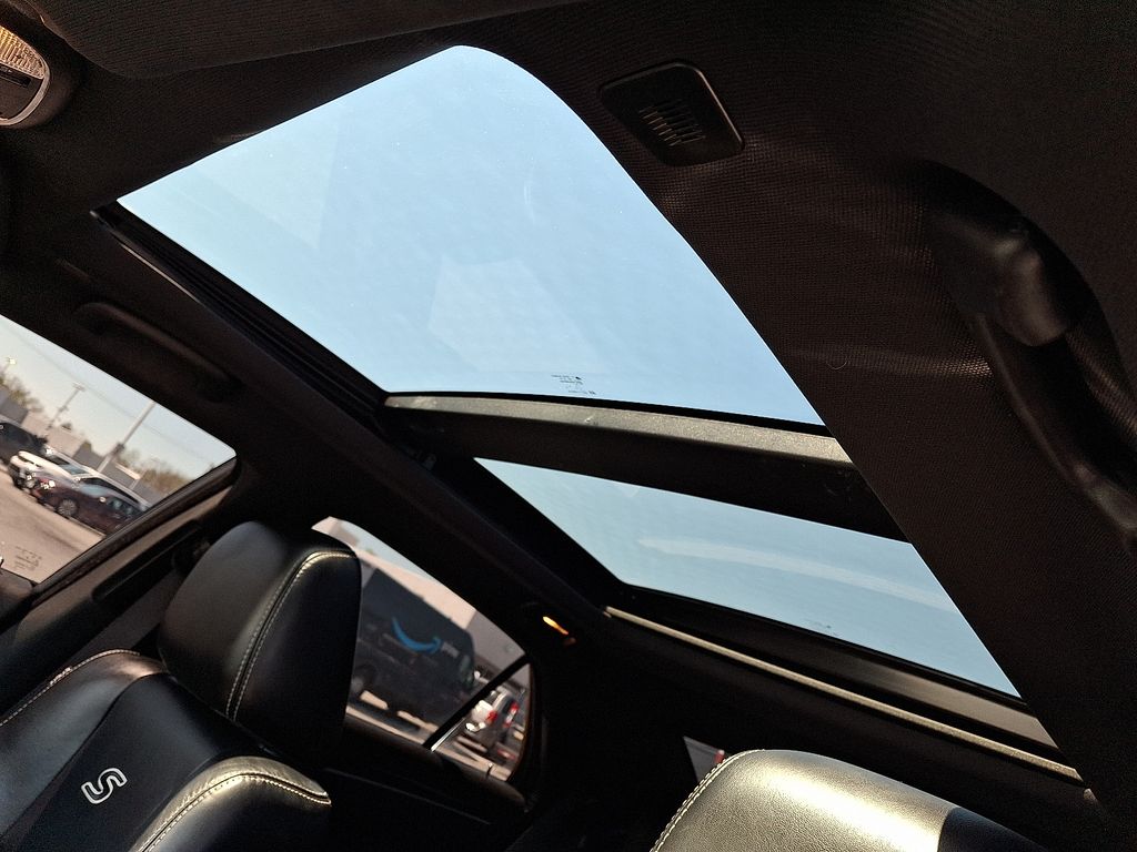 2022 Chrysler 300 — photo 15