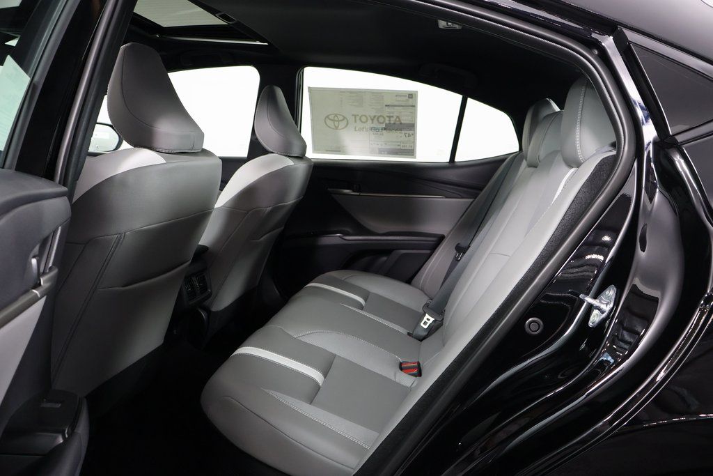Thumbnail: 2025 Toyota Camry - 11