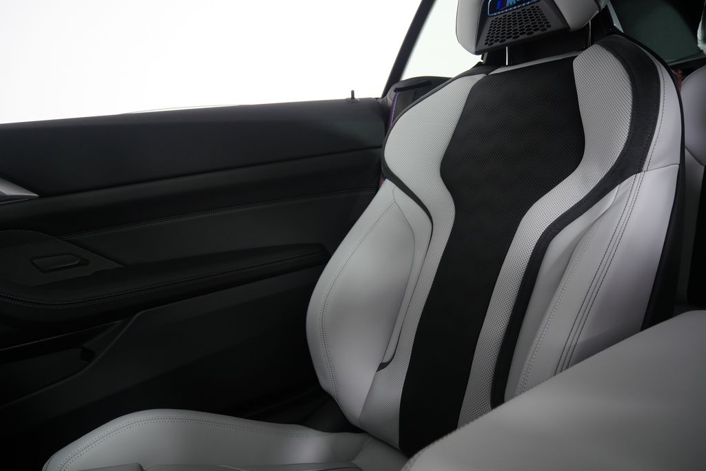 Thumbnail: 2026 BMW M4 - 25