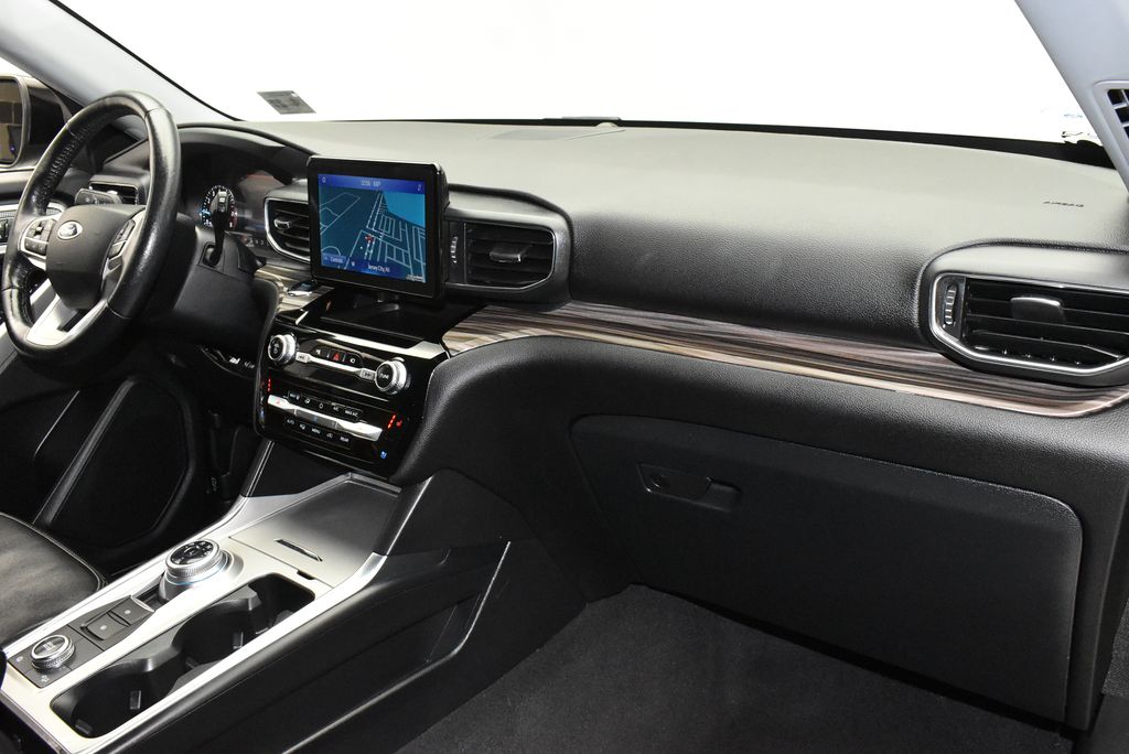 Thumbnail: 2022 Ford Explorer - 28