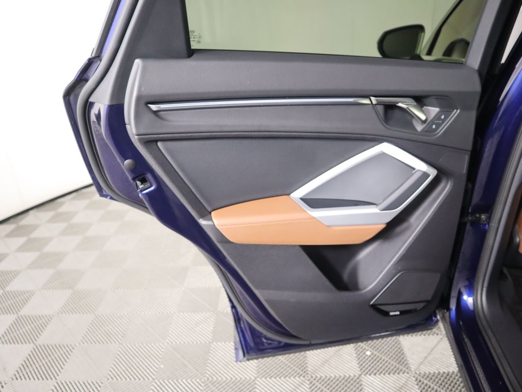 Thumbnail: 2022 Audi Q3 - 27