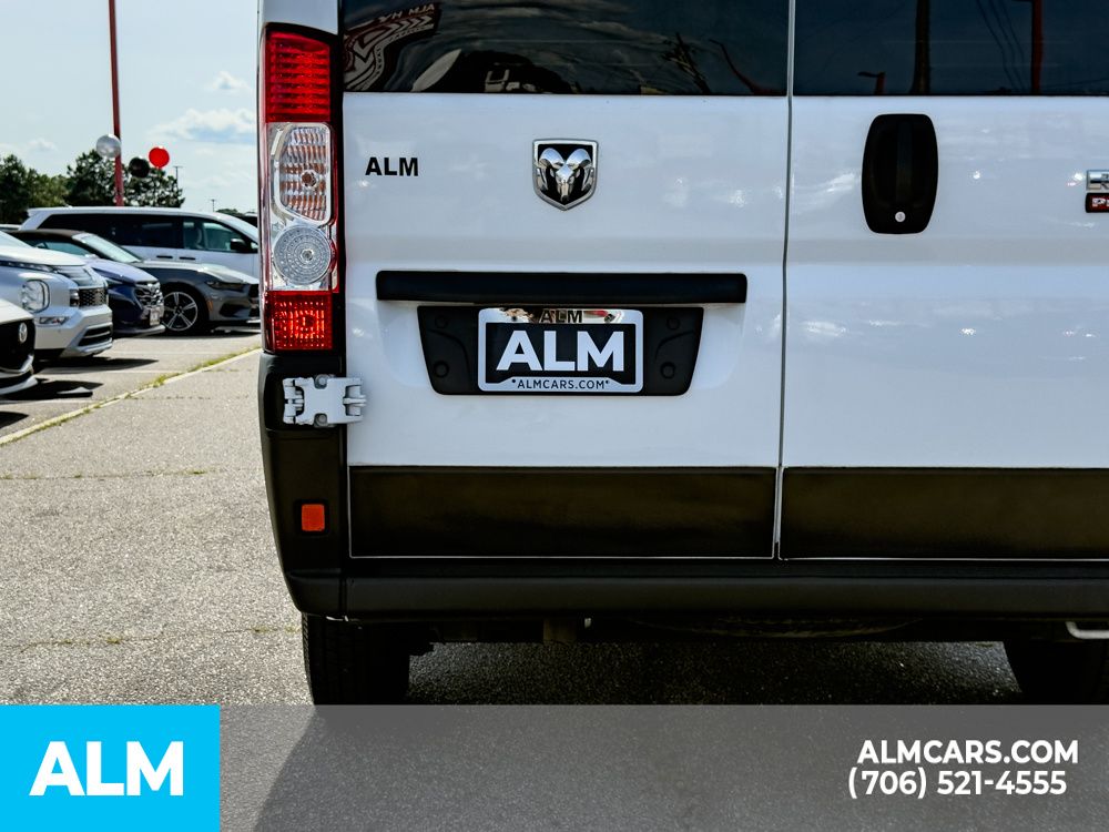 Used 2021 White Ram Base image 11