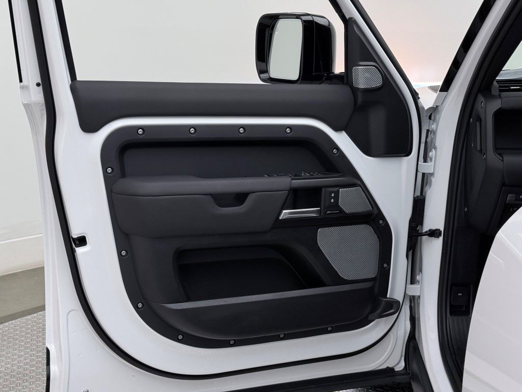 Thumbnail: 2024 Land Rover Defender - 29