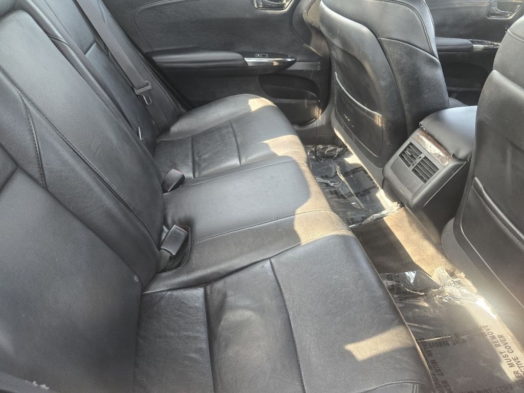 Used 2013 Black Toyota XLE Touring image 11