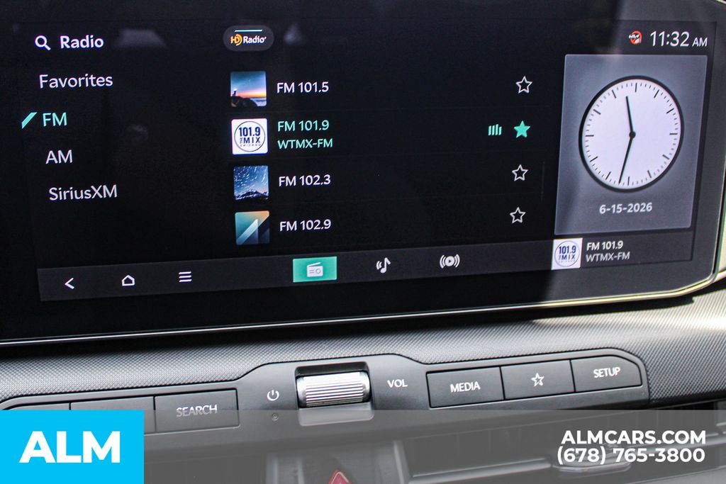Used 2025 White Kia LXS image 32