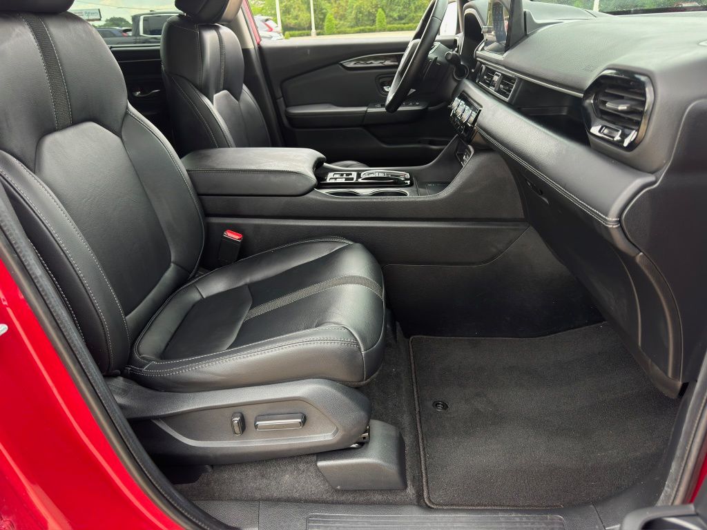 2024 Honda Pilot Touring  at Community Honda