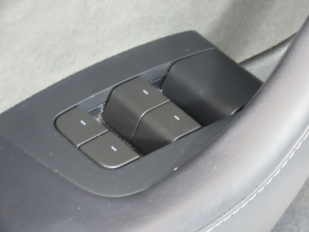 Thumbnail: 2023 Tesla Model 3 - 22