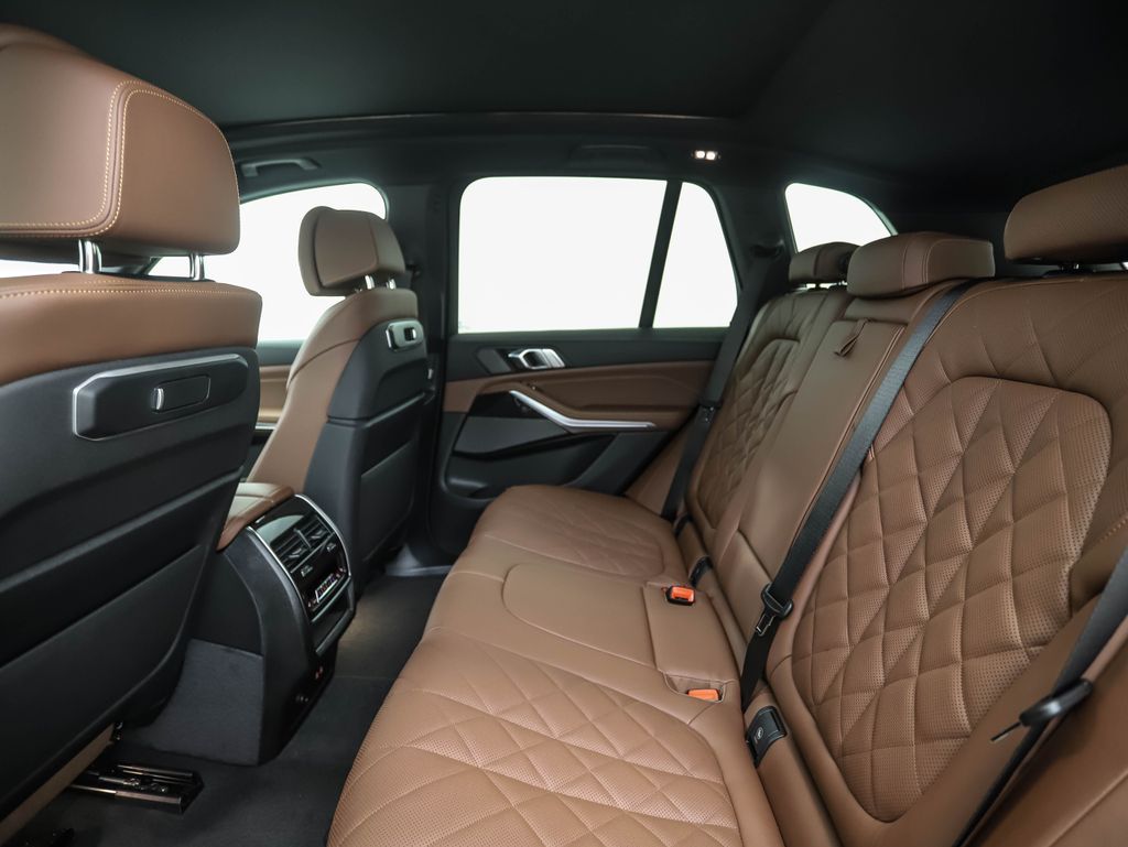 Thumbnail: 2026 BMW X5 - 23