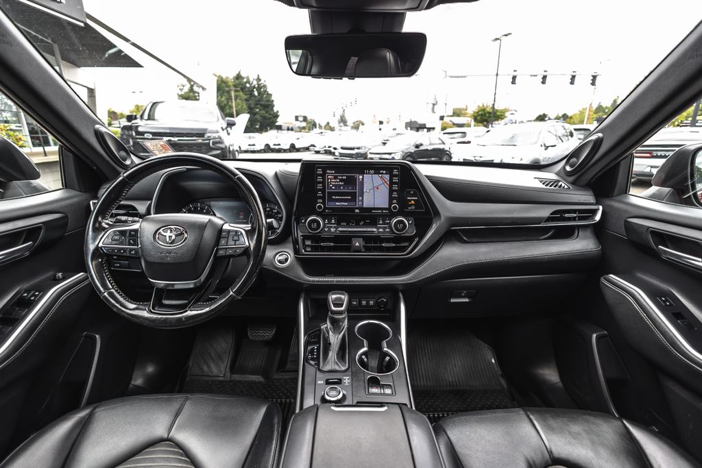 2021 Toyota Highlander XSE thumbnail 22
