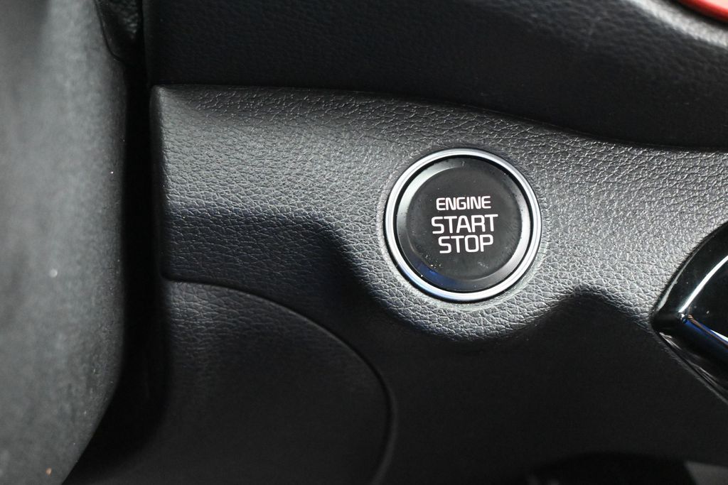 Used 2024 Snow White Pearl Kia GT-Line image 29