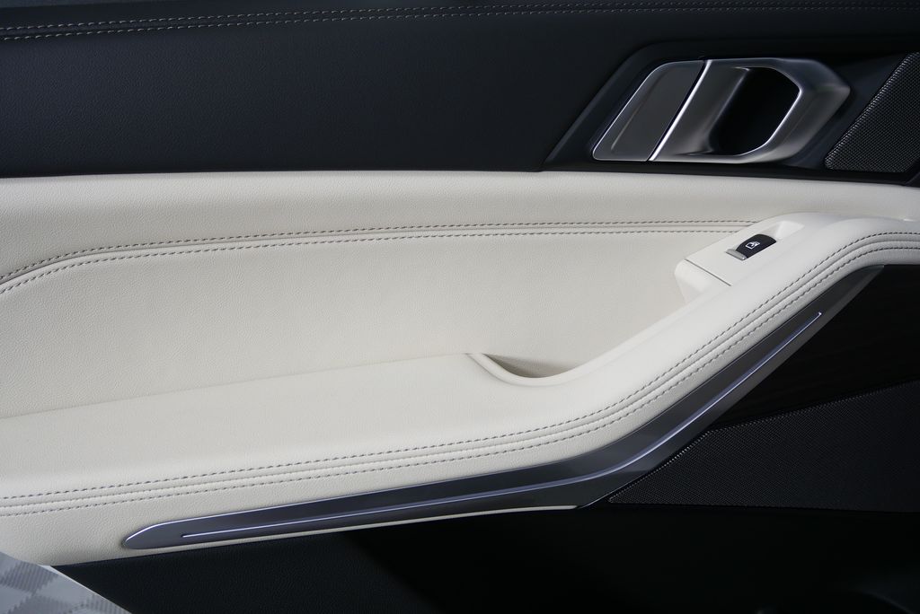 Thumbnail: 2026 BMW X5 - 14