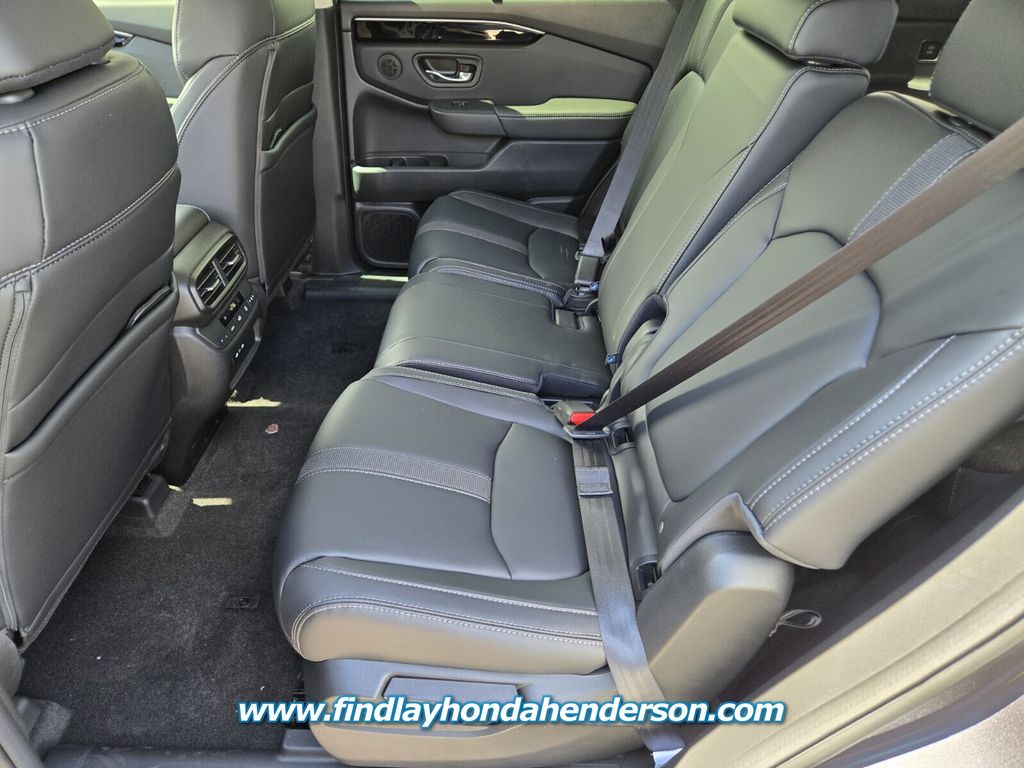 2025 Honda Pilot Touring photo