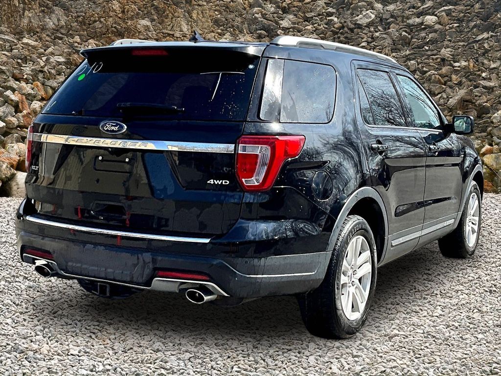 Shadow Black 2018 Ford Explorer XLT AWD SUV / Crossover All-Wheel Drive 6-Speed Automatic