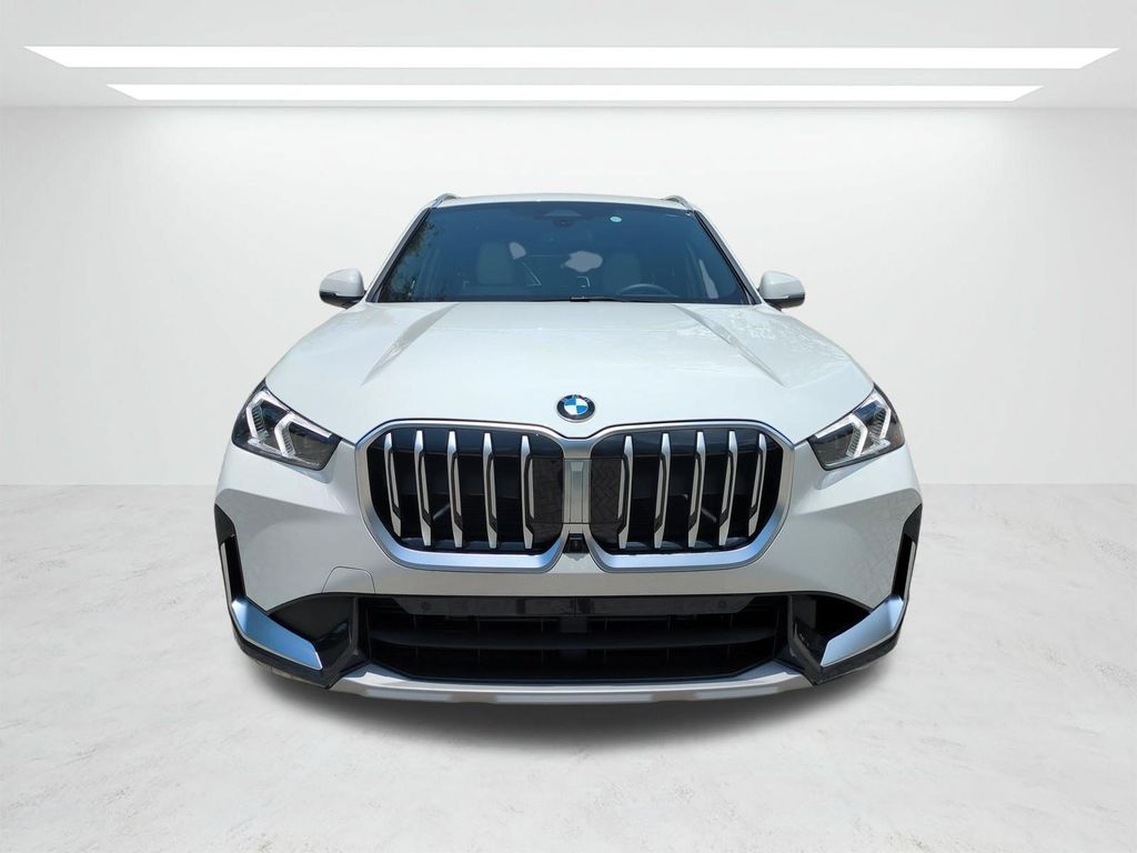 New 2026 White BMW xDrive28i image 9