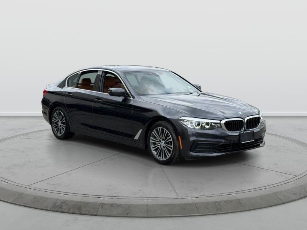 2019 BMW 5 Series 530i xDrive Sedan's photo
