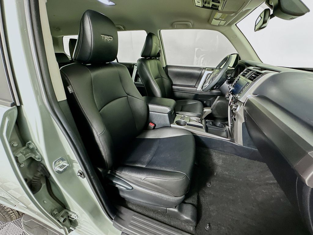 Thumbnail: 2023 Toyota 4Runner - 27