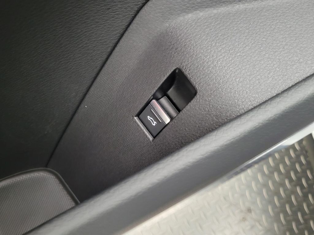 Thumbnail: 2024 Audi Q8 e-tron - 32