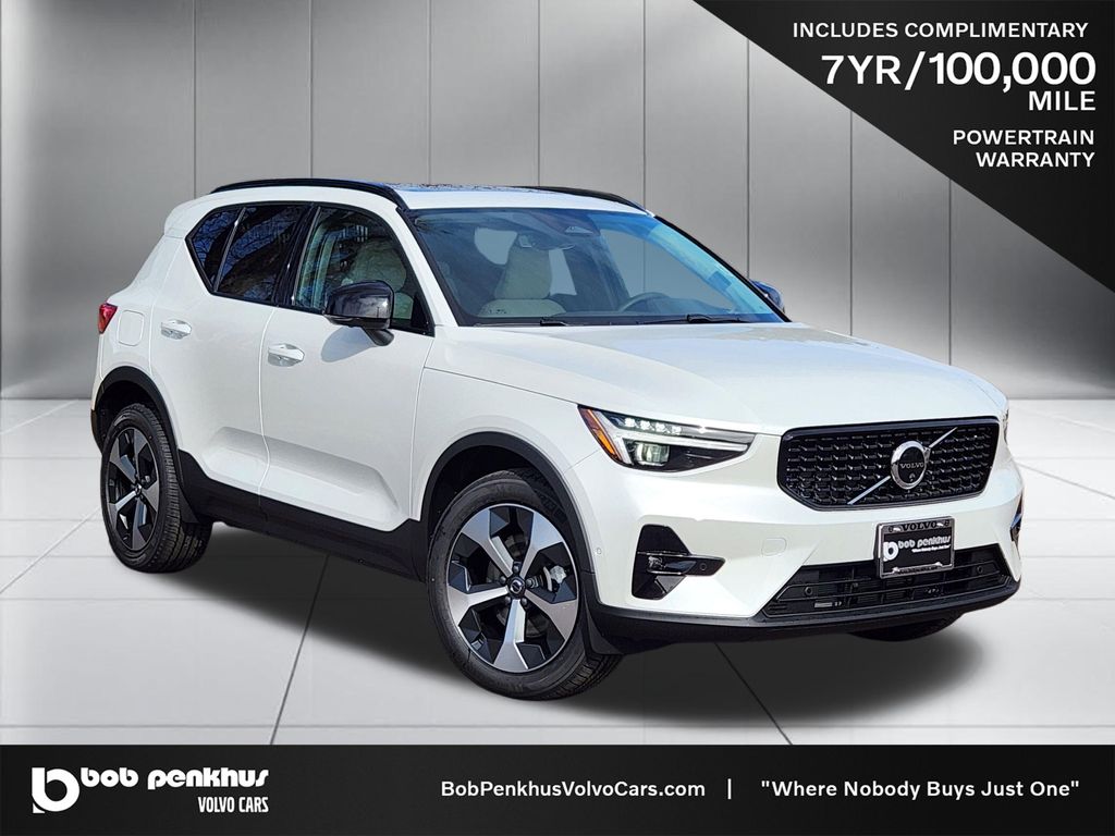 2026 Volvo XC40 B5 Plus
