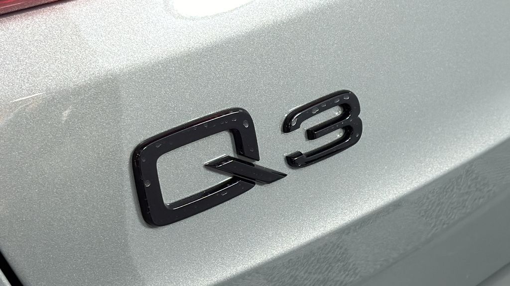 2025 Audi Q3  9