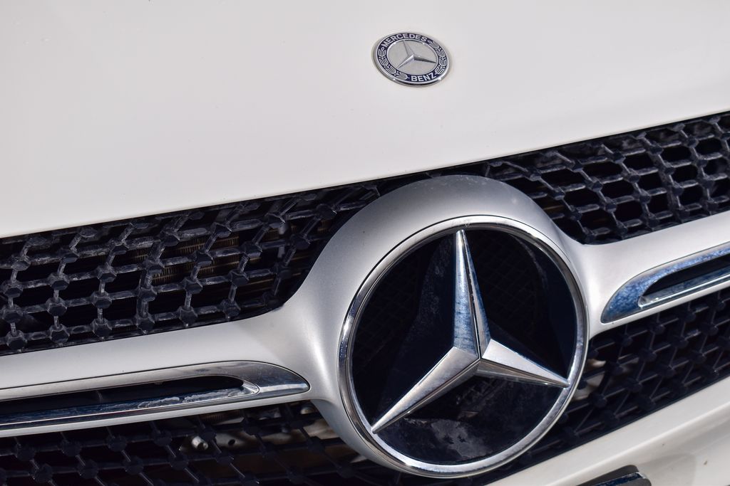 Thumbnail: 2017 Mercedes-Benz GLC - 9