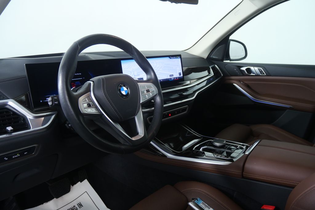 Thumbnail: 2025 BMW X7 - 13