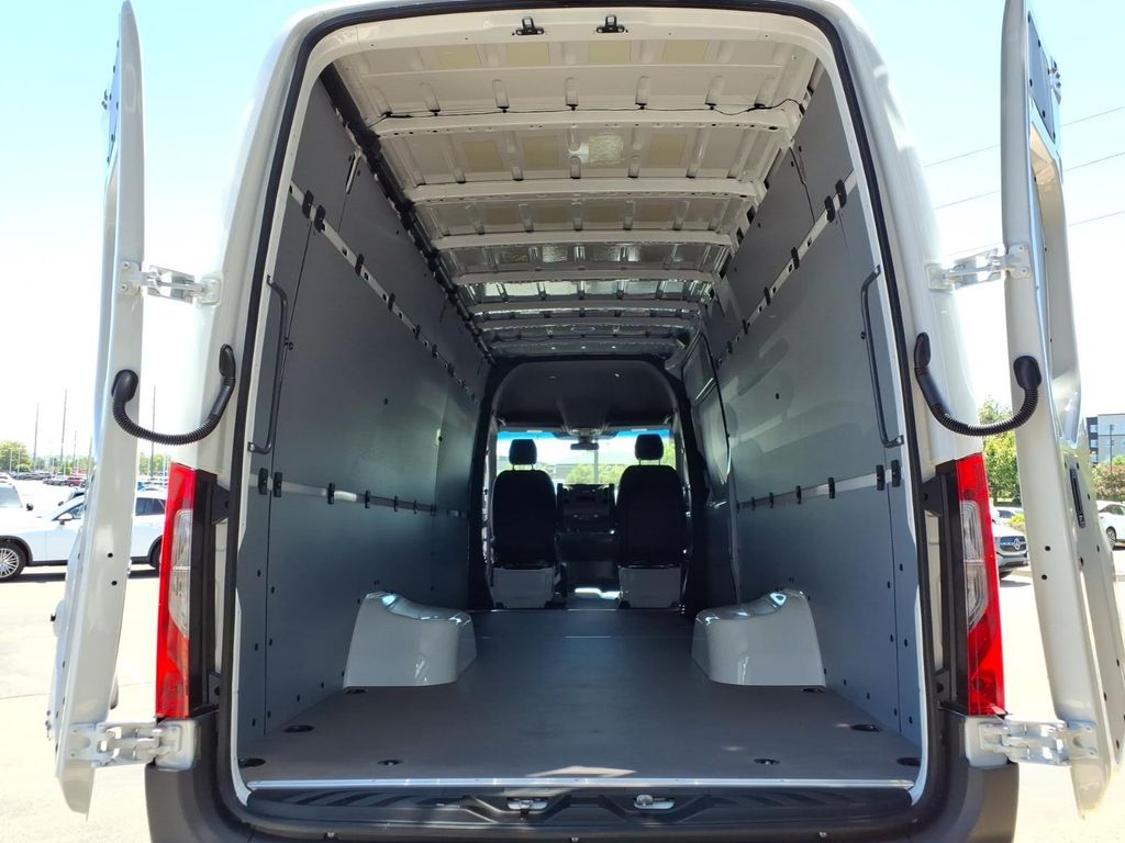 New 2026 Arctic White Mercedes-Benz Cargo 170 WB image 26