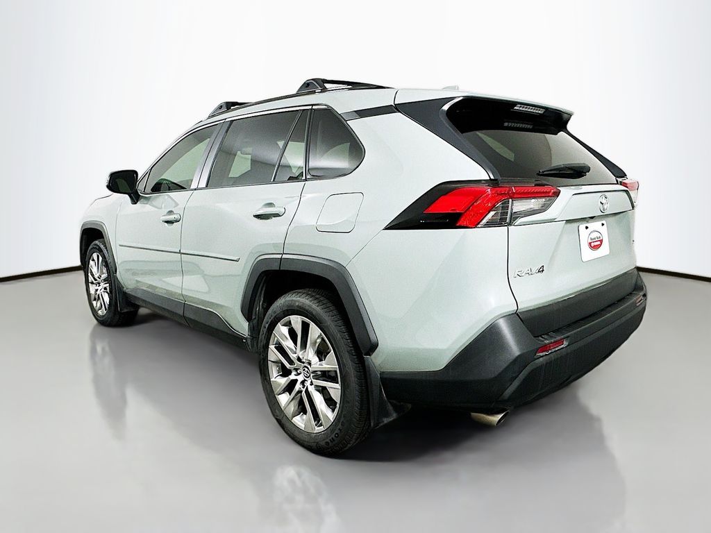 2021 Toyota RAV4 XLE Premium 7