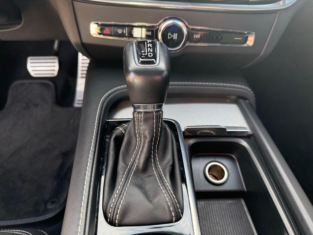 Thumbnail: 2020 Volvo S90 - 19