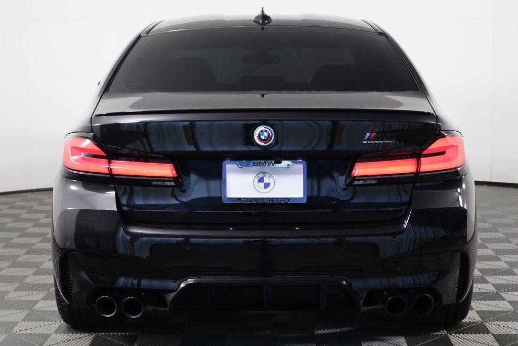 Thumbnail: 2023 BMW M5 - 5