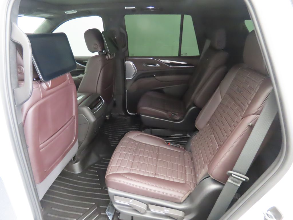 2024 Cadillac Escalade V 22