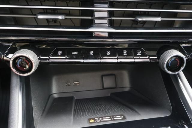 Thumbnail: 2026 Chevrolet Traverse - 30